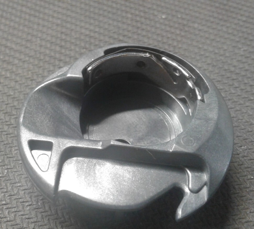 270 730149 single hole Bobbin Case Comp F/117