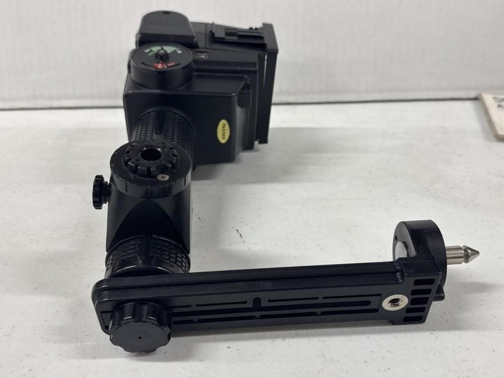 Sunpack Auto 522 Thyristor Handle Mount Camera Flash With Bracket Untested