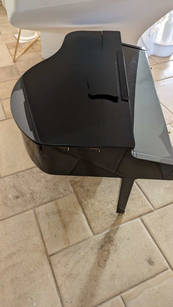 Suzuki G-33 Grand Digital Piano