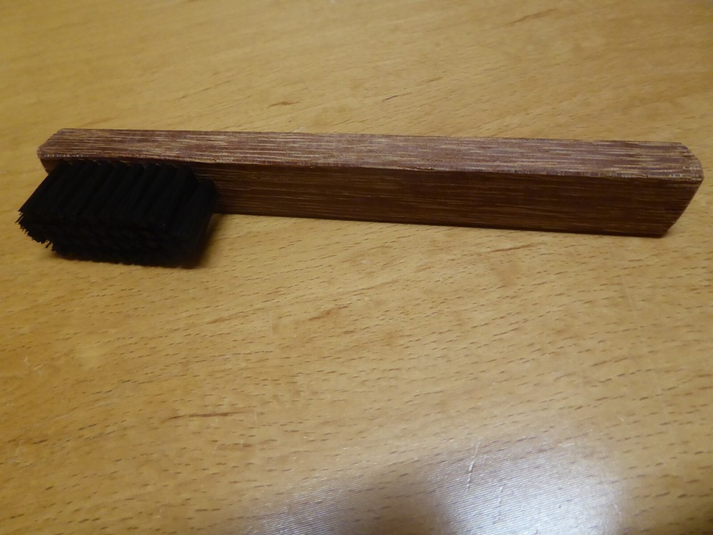SMALL OLD 6" HARDWOOD BRUSH #120