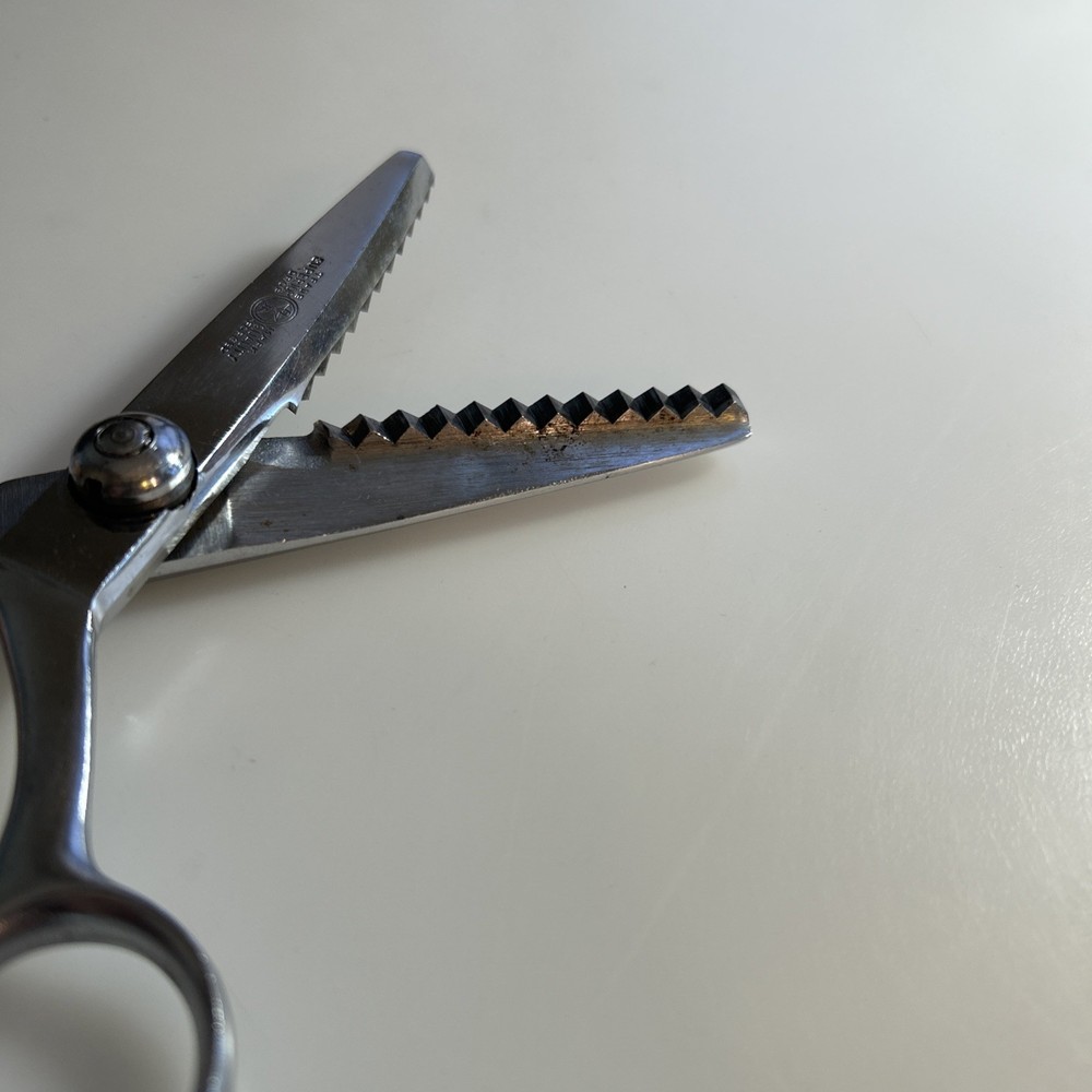 Vintage Scissors, Serrated Edge Pinking Shears za4s