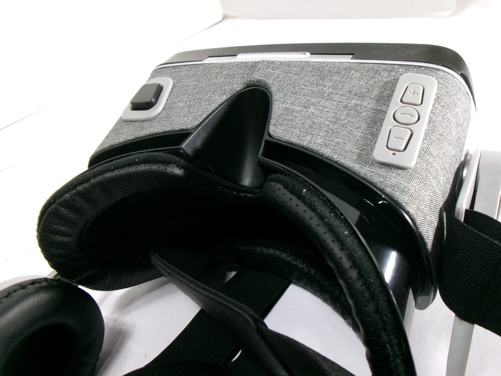 VR SHINECON VR Headset Compatible with Android, Windows Phone, & iPhone - NOB