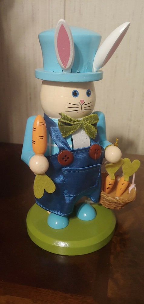 Rabbit Wooden Nutcracker Easter Bunny Boy Carrots 🐰