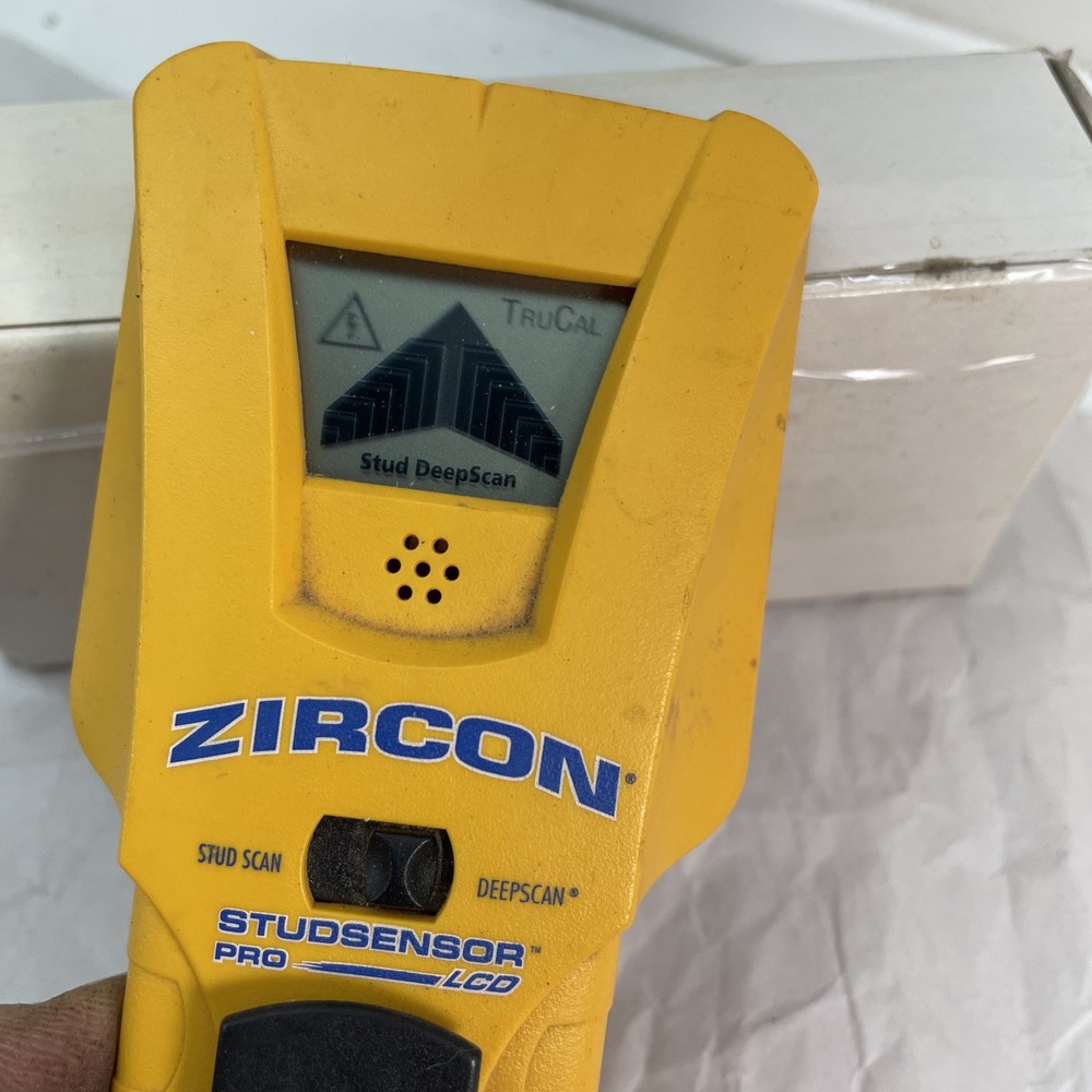 Zircon Stud Sensor deep scan used (batteries not included) ￼￼A/4