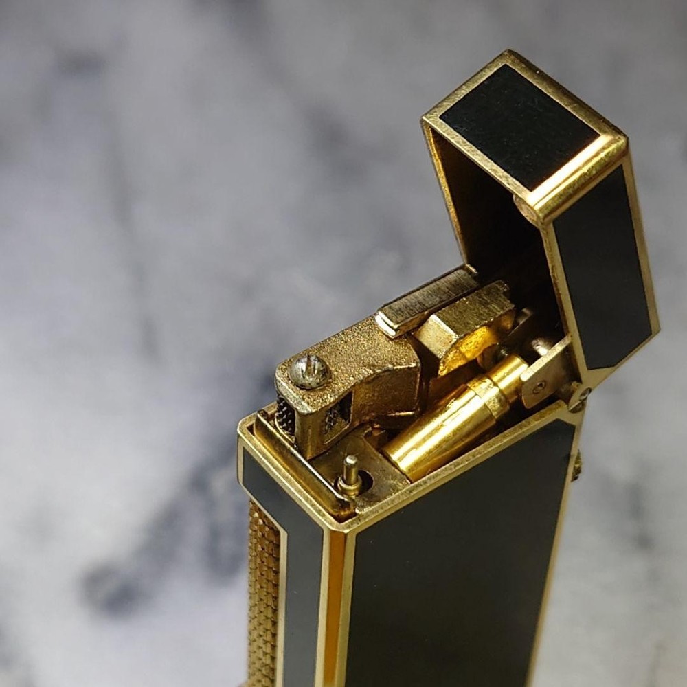 Vintage Dunhill Rolla gas lighter Black lacquer Working Condition