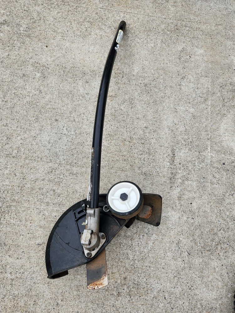 EDGER Attachment System  For Most Rouded Fitting, Used, Trimmer Plus
