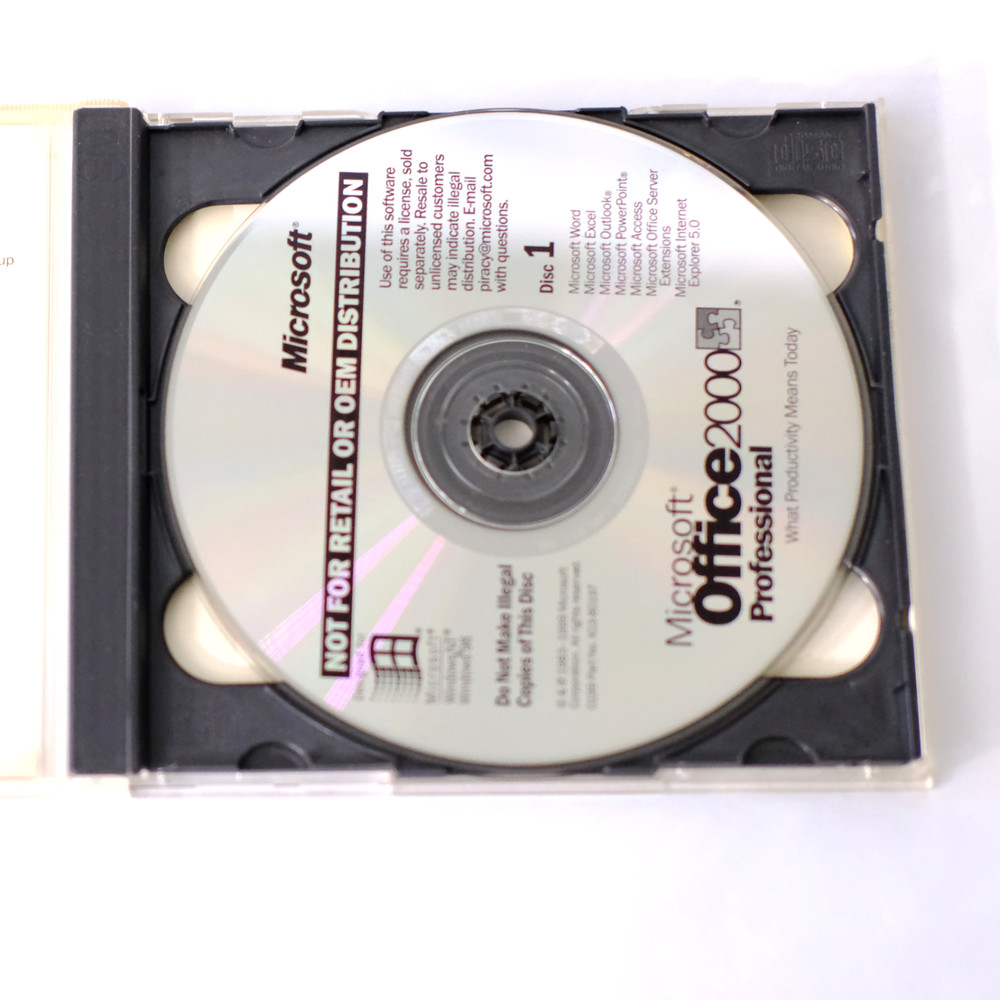 Microsoft Office 2000 Pro Student Edition 2 CD Set w Product Key Windows 98