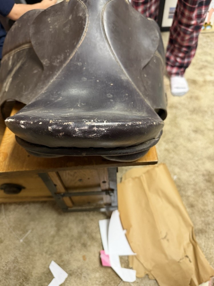 Silver Fox 17" English Saddle