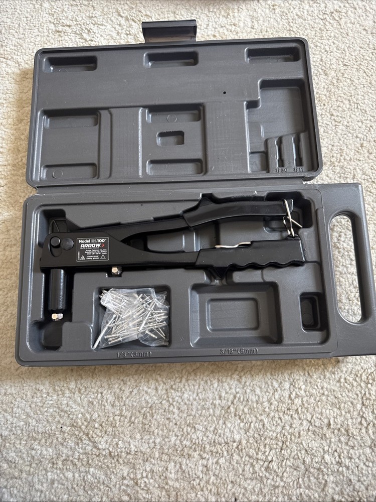 Arrow Fastener RL100K Rivet Tool with case, very gently used