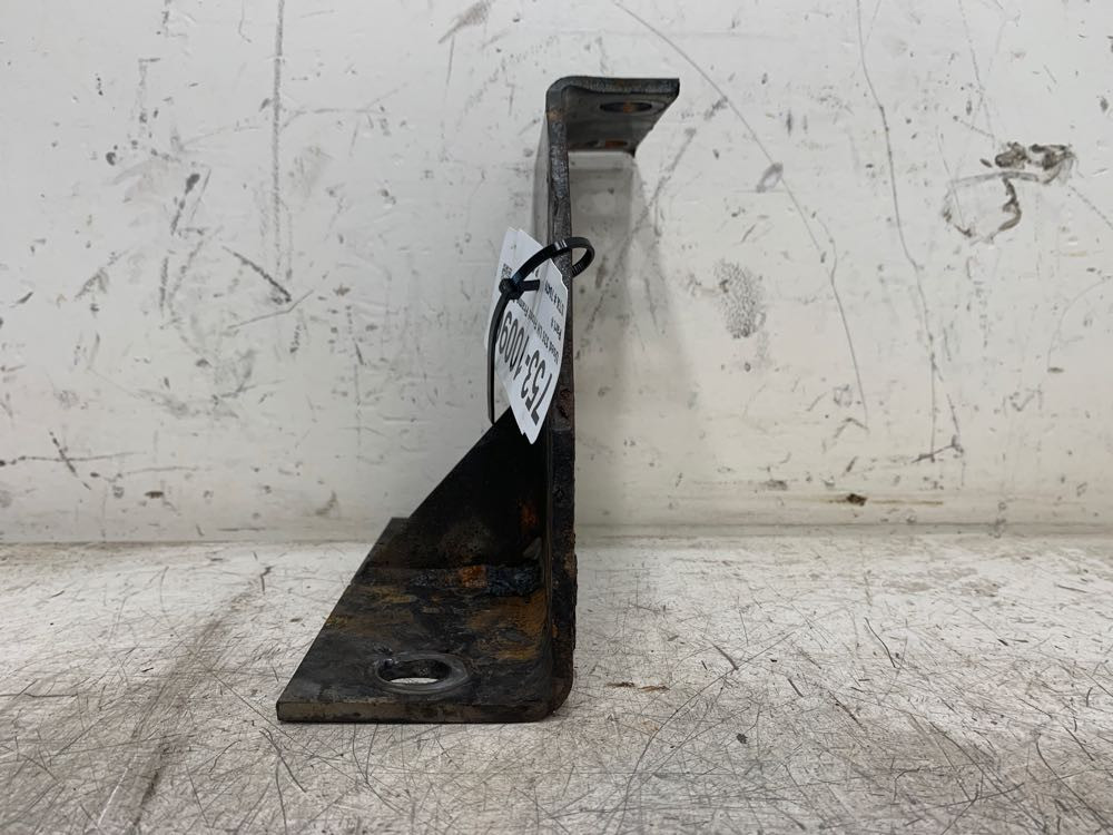 2009 Peterbilt 335 Frame Brackets (753-10096)
