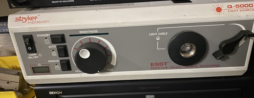 *USED*  G5000-STRYKER-LIGHT SOURCE-FREE SHIPPING*