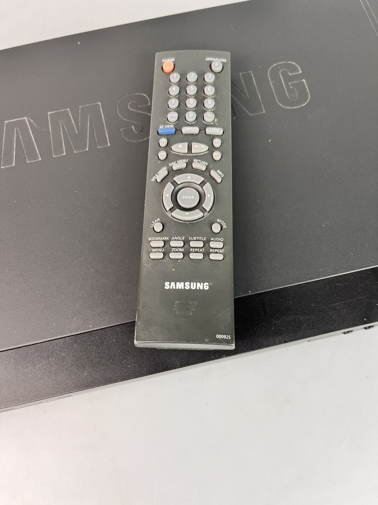 Samsung DVD-P230 DVD Player w/ Remote