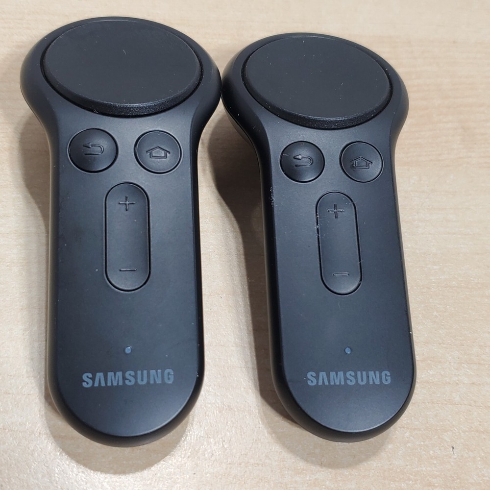 (2) - Samsung ET-YO324BBEGUS Gear VR Controller - Black