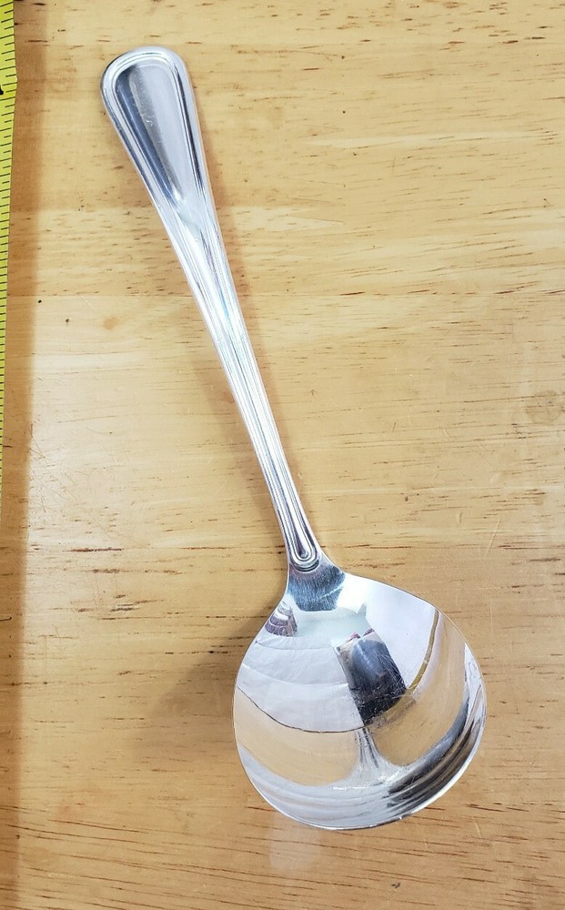 VINTAGE ONEIDA LTD SIMPLE NICE SILVERPLATED SAUCE LADLE