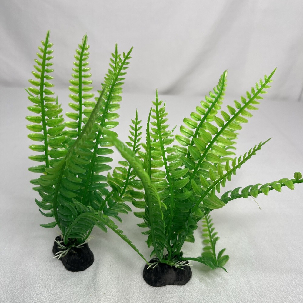 2PC Xunyee Plastic Aquarium Plants