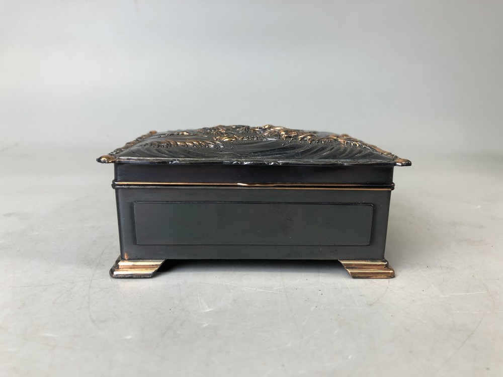 Y7593 BOX copper accessory case embossed Dragon Japan antique small container