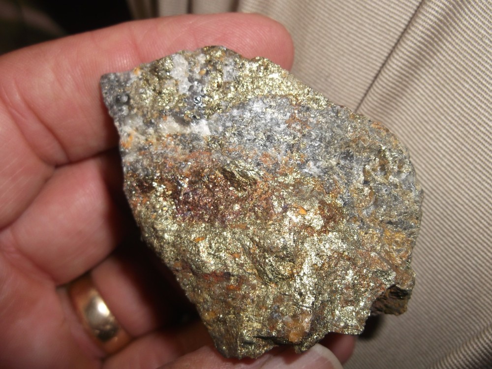 Gold, silver, copper, 84 grams samples ,ore high grade .