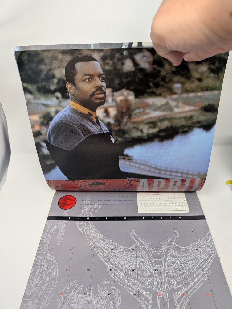 Star Trek Next Generation 2000 Calendar