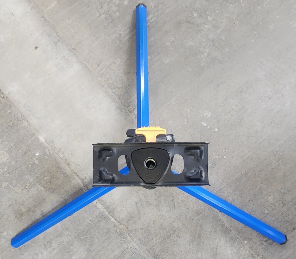 6FT LIGHT-DUTY TELESCOPING TRIPOD 48" BASE DIAMETER ADJUSTABLE HEIGHT