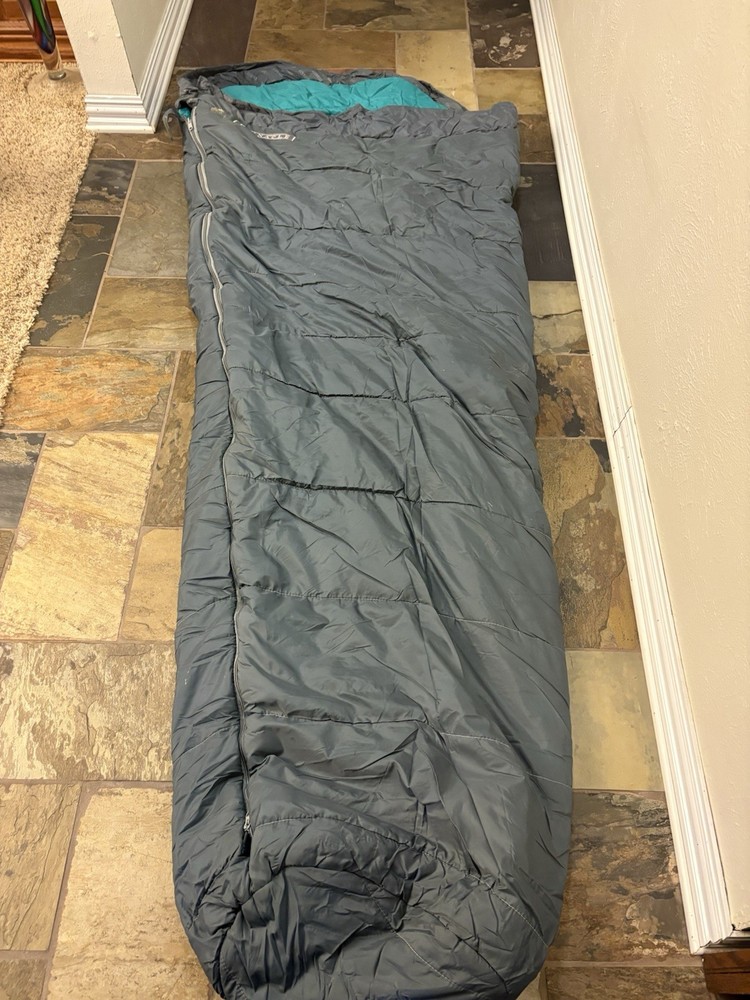 Pinnacle Sleeping Bag With Storage Bag