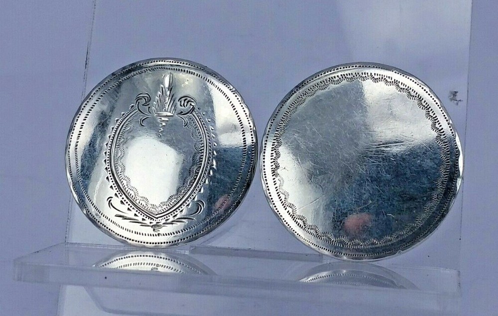 1795 Samuel Pemberton Georgian silver patch box with heraldic shield design