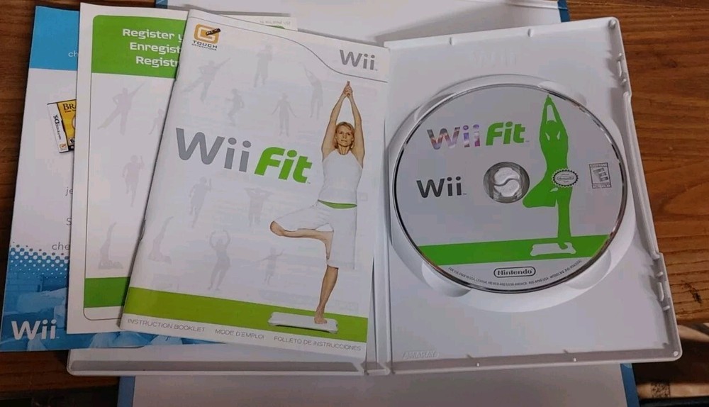 Nintendo Wii Fit 2007 CIB Complete With Manual