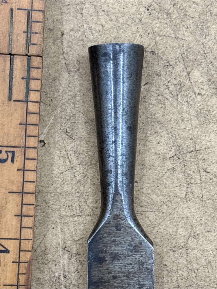 Vintage Stanley No. 750, 3/4” Wide Beveled-Edge Socket Chisel