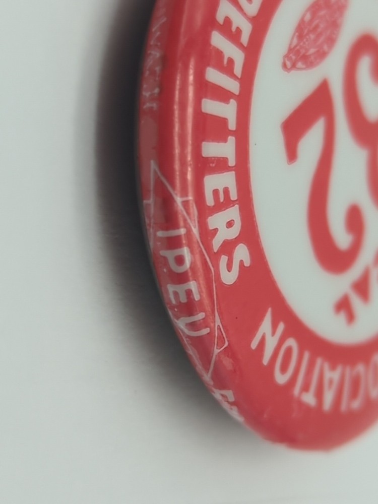 UA Local 32 Plumber Pipefitter Steamfitter Pin Back Button
