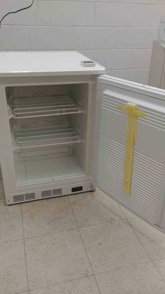 Summit Commercial Freezer Model VLT650L.