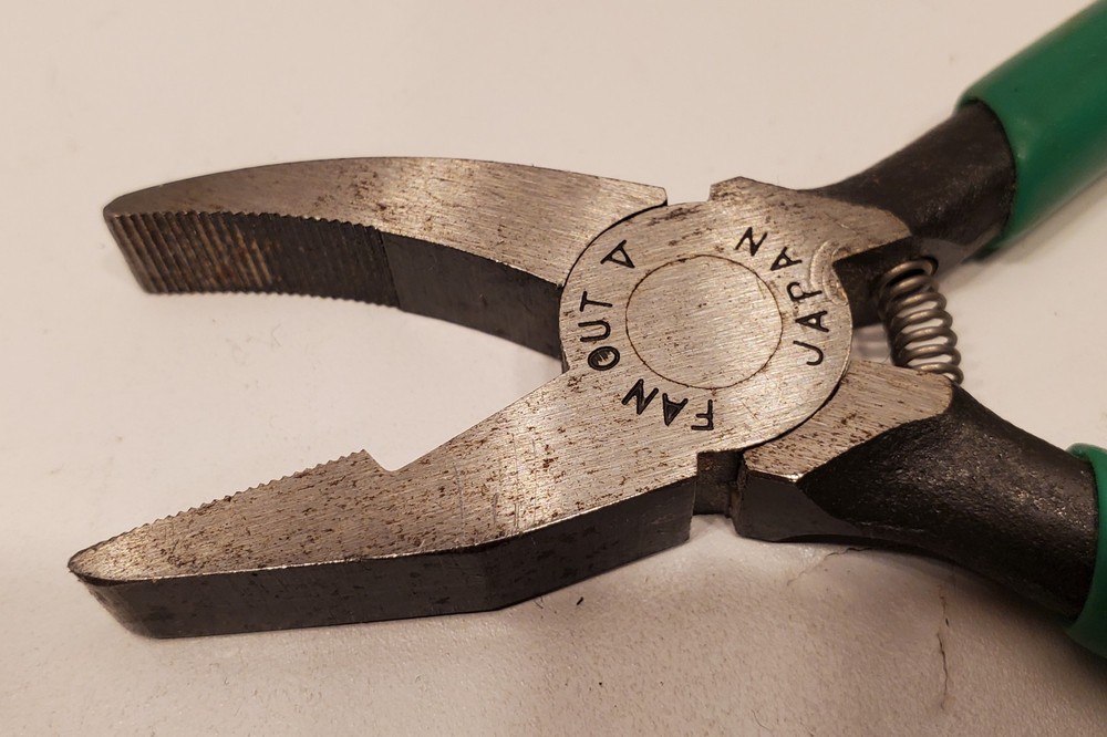 FAN OUT V JAPAN Pliers