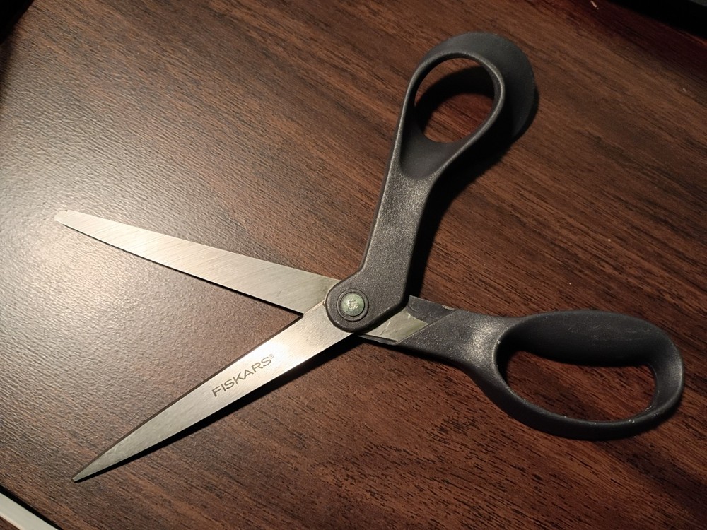 Fiskars stainless 3 1/2" blades scissors