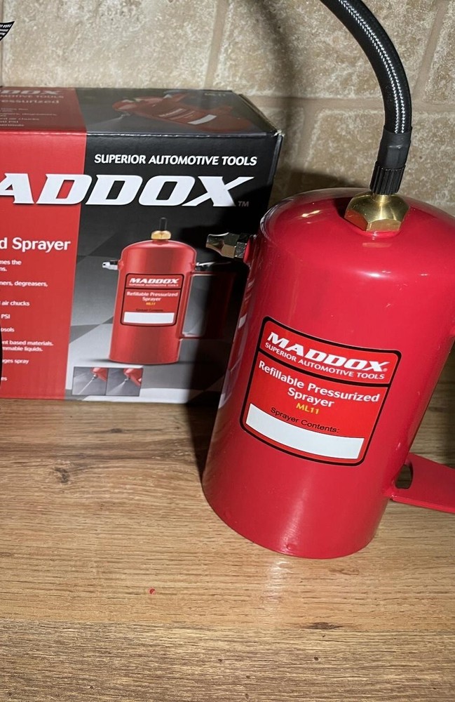 MADDOX 32 oz. Refillable Pressurized Sprayer
