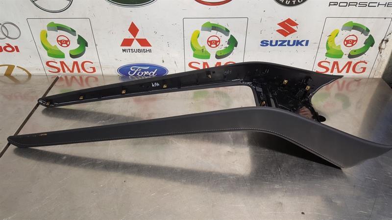 TESLA MODEL Y LONG RANGE 75DKWH CENTER CONSOLE PANEL