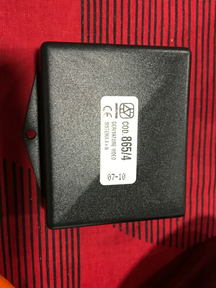 865/4 video distributor Amplyvox