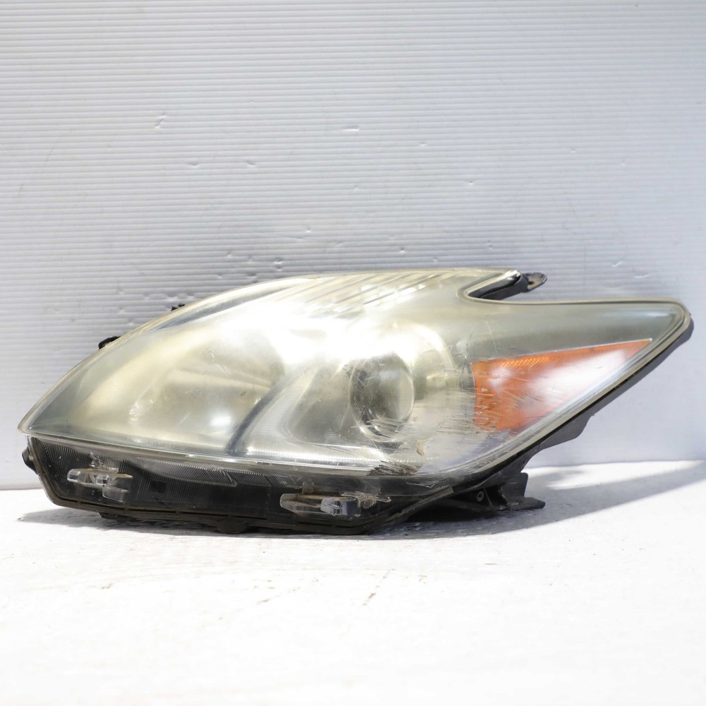 2010-2011 Toyota Prius Halogen Projector Left Side Headlight Assembly OEM