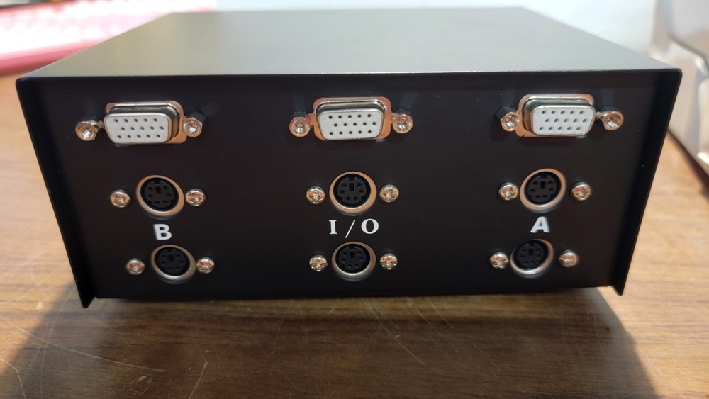 Inland 08112 Manual KVM 2-Way Switch Pro Series