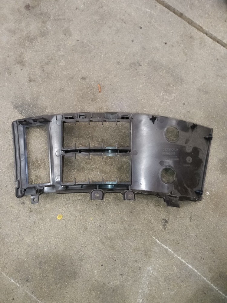 Volvo VNL dash panel 82756001