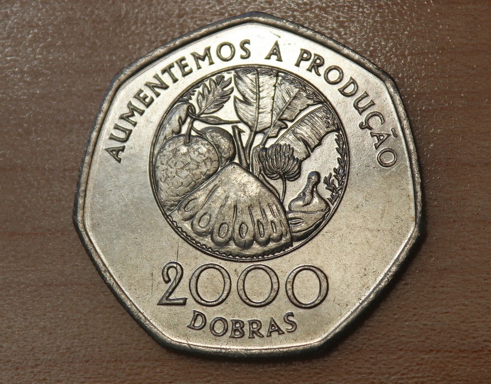 1997 Saint Thomas & Prince 2000 Dobras Die Error