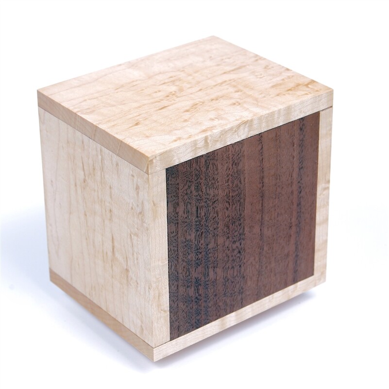 Maple & Walnut Cube - 9 Pen
