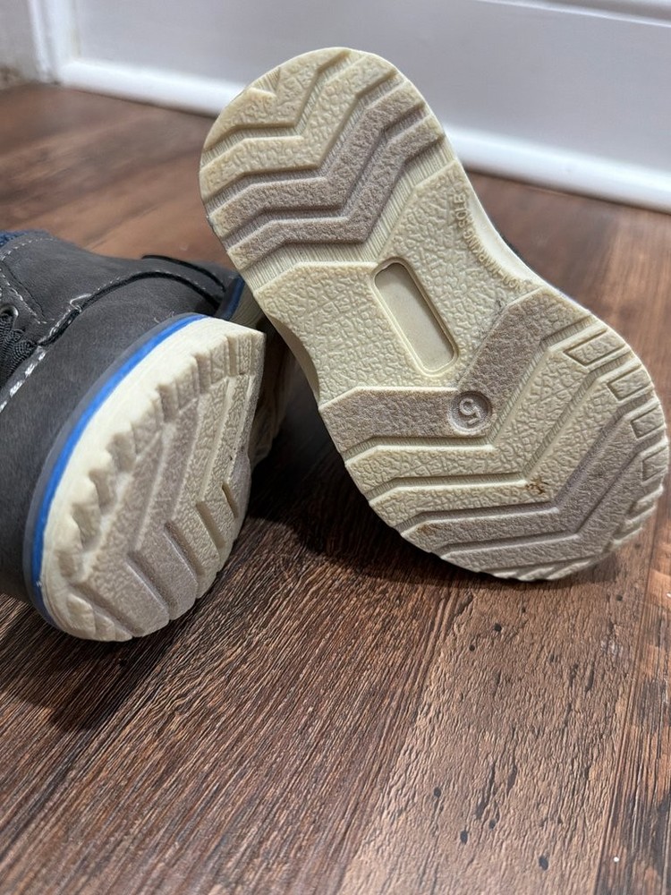 Cat & Jack Kids' Gray Boots with Strap
