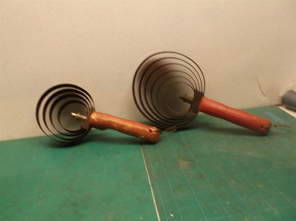 Lot of 2 Decker Curry Combs