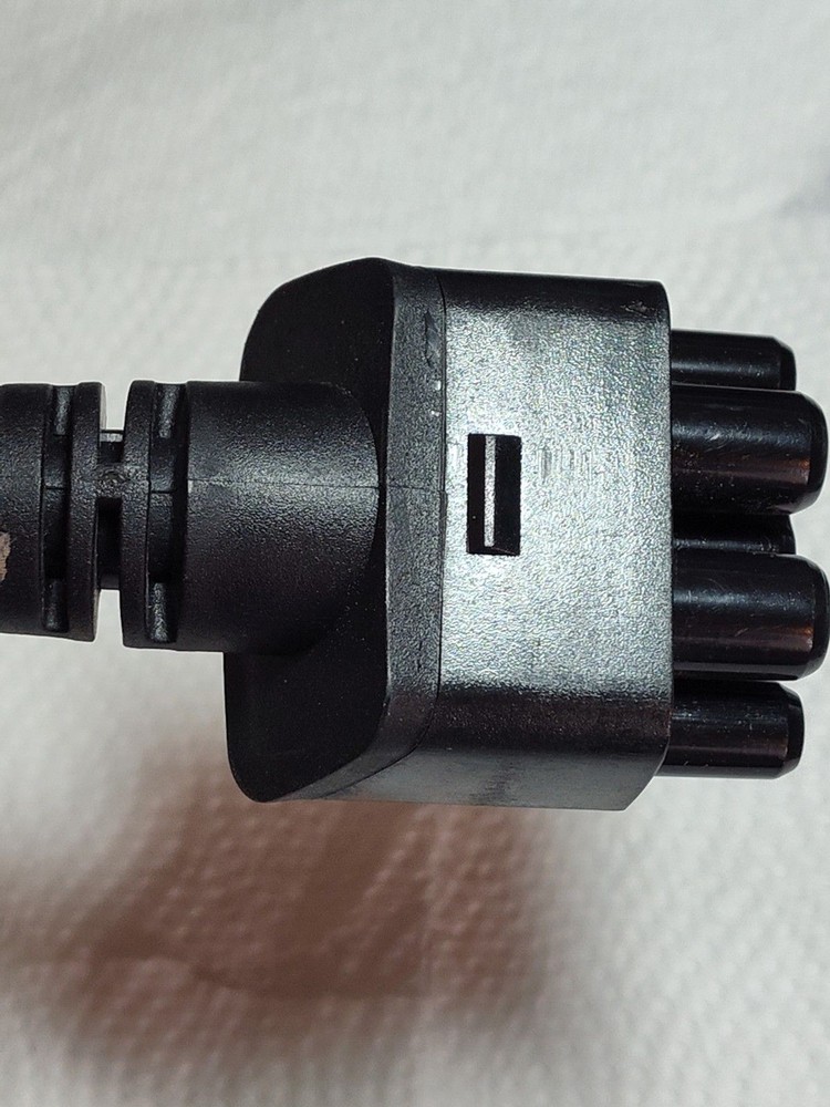 TESLA NEMA 5-15 Adapter