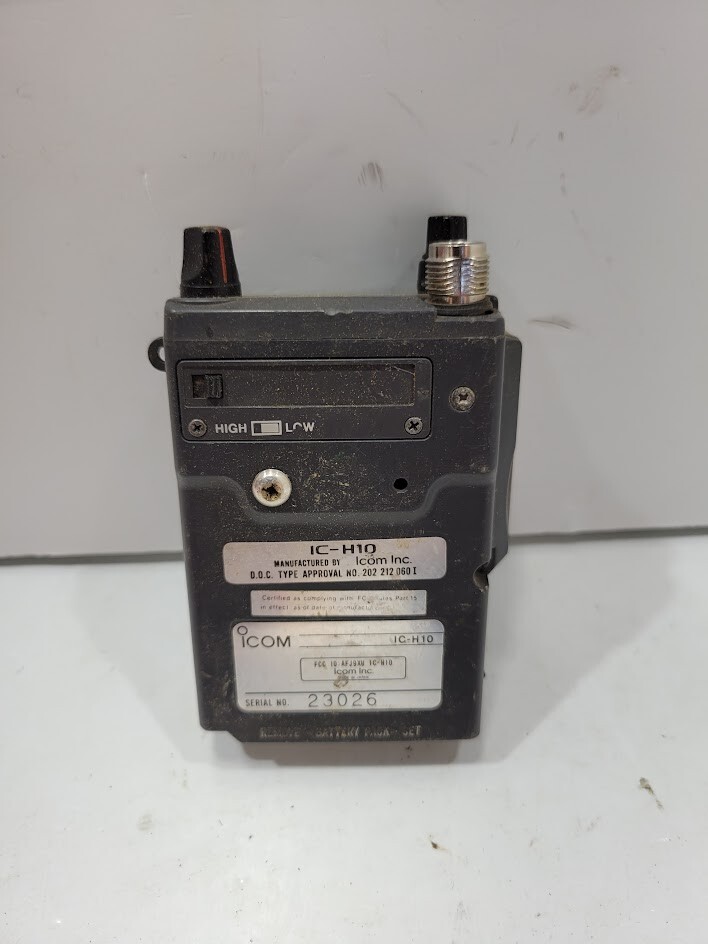 ICOM VHF Transceiver M/N IC-H10 Untested