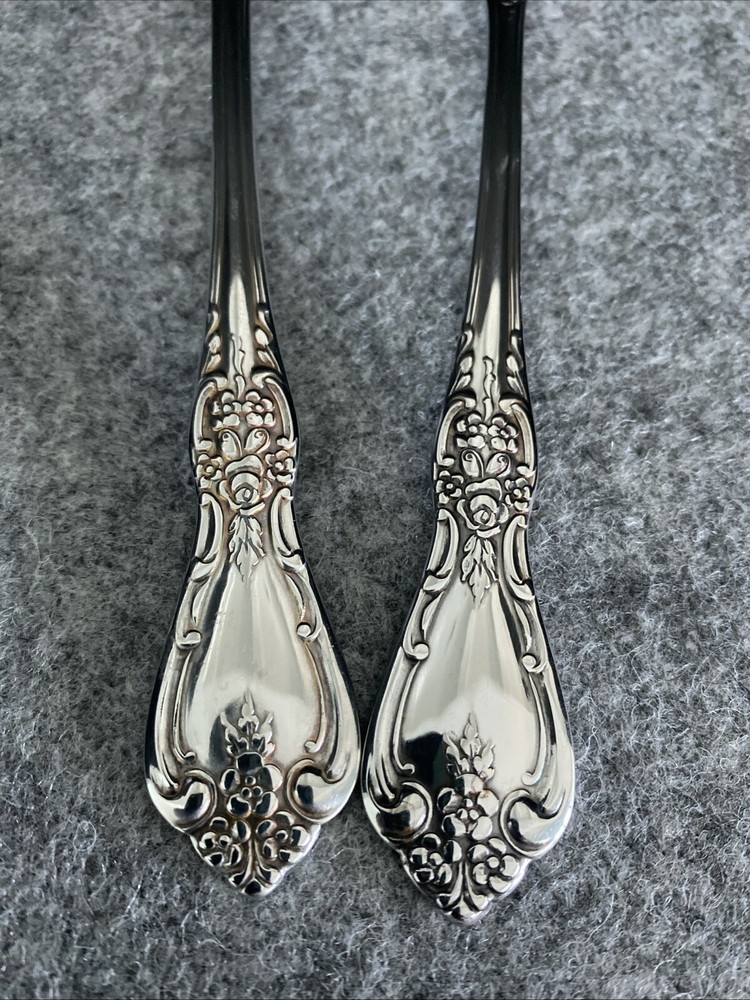 2 Oneida Distinction KENNETT SQUARE Stainless HH Pierced Serving Spoons Flatware