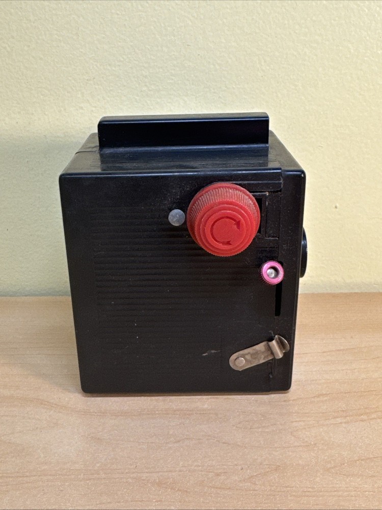 Vintage Herbert George ADVENTURER 620 Box Camera