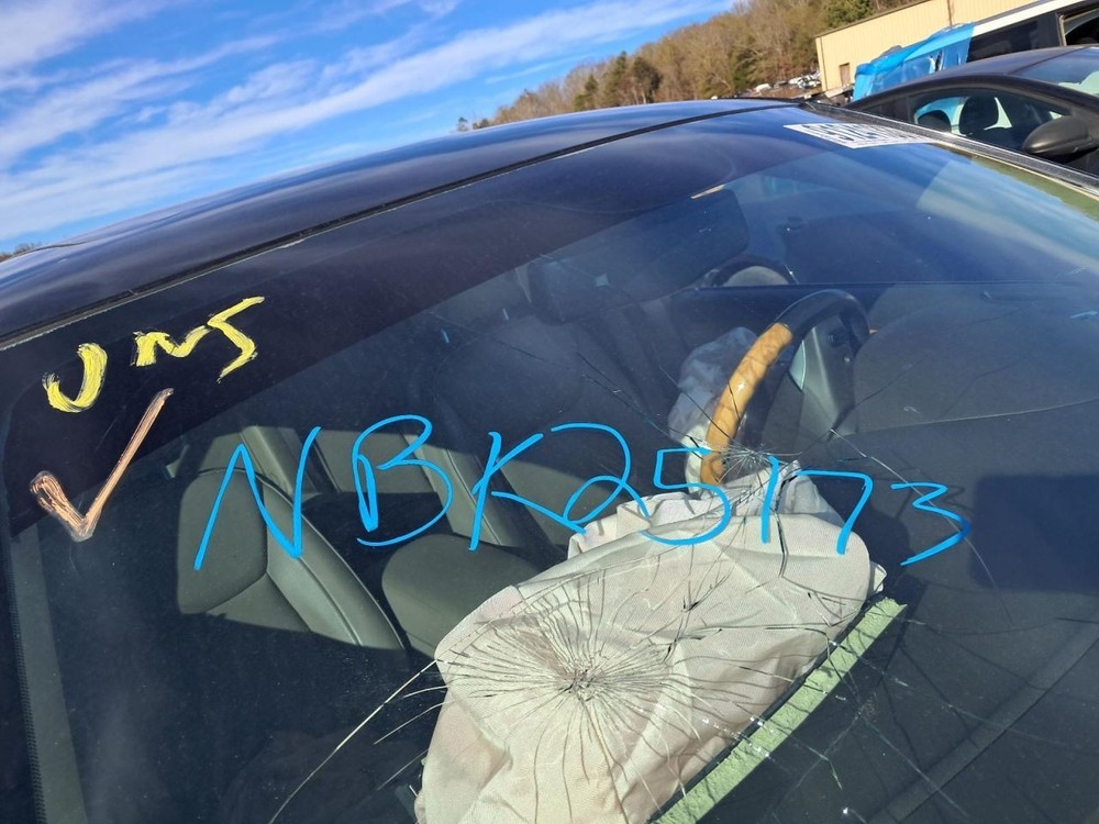 300 2014 Glove Box 4895998