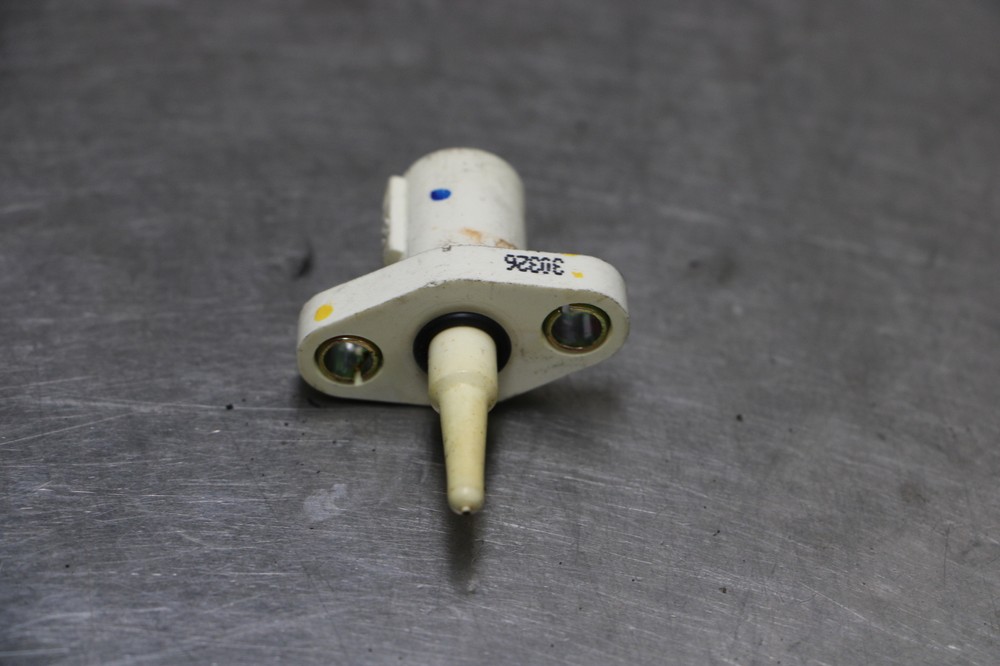 03-04 Honda 600RR Air Temperature Temp Sensor