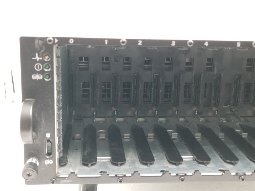 DELL POWERVAULT MD3000 AMP01 NO HDD