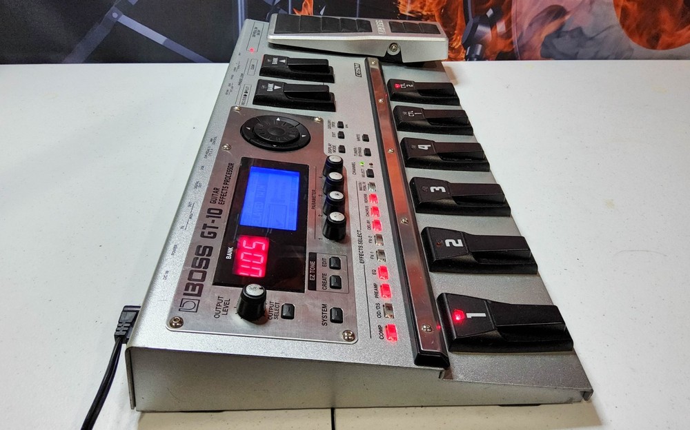 🎸 BOSS GT-10 Guitar Effects Processor - w/ Power Adapter – Fully Functional!