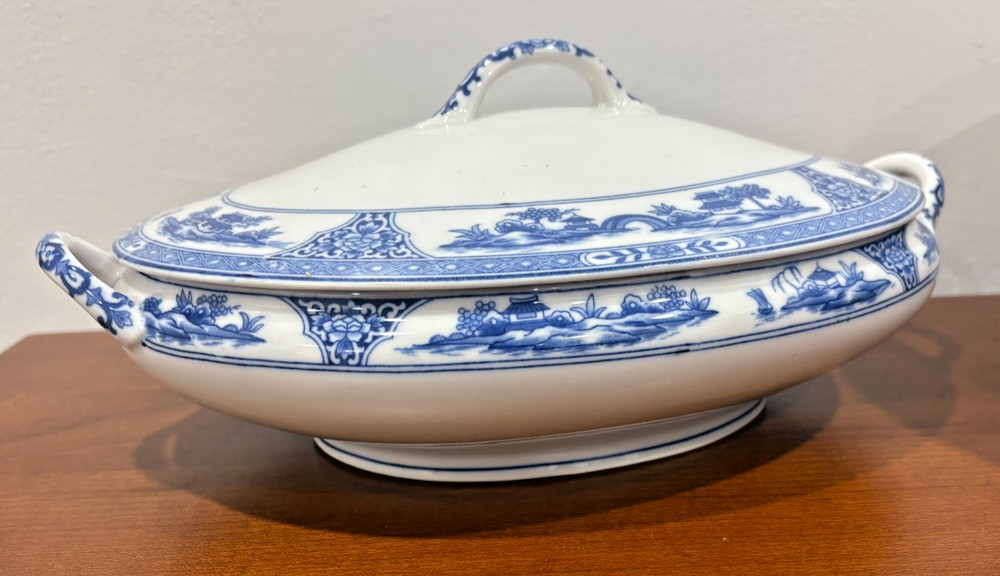Royal Sometuke Nippon Oval Platter Blue Willow Pattern  covered Serving Dish